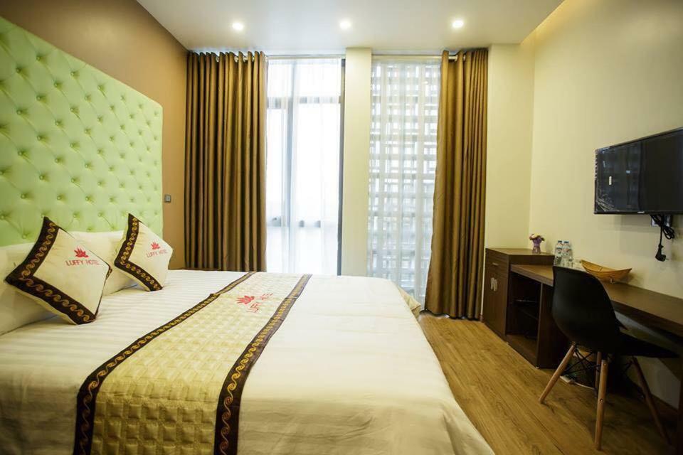 Luffy Hotel Uong Bi Exterior photo